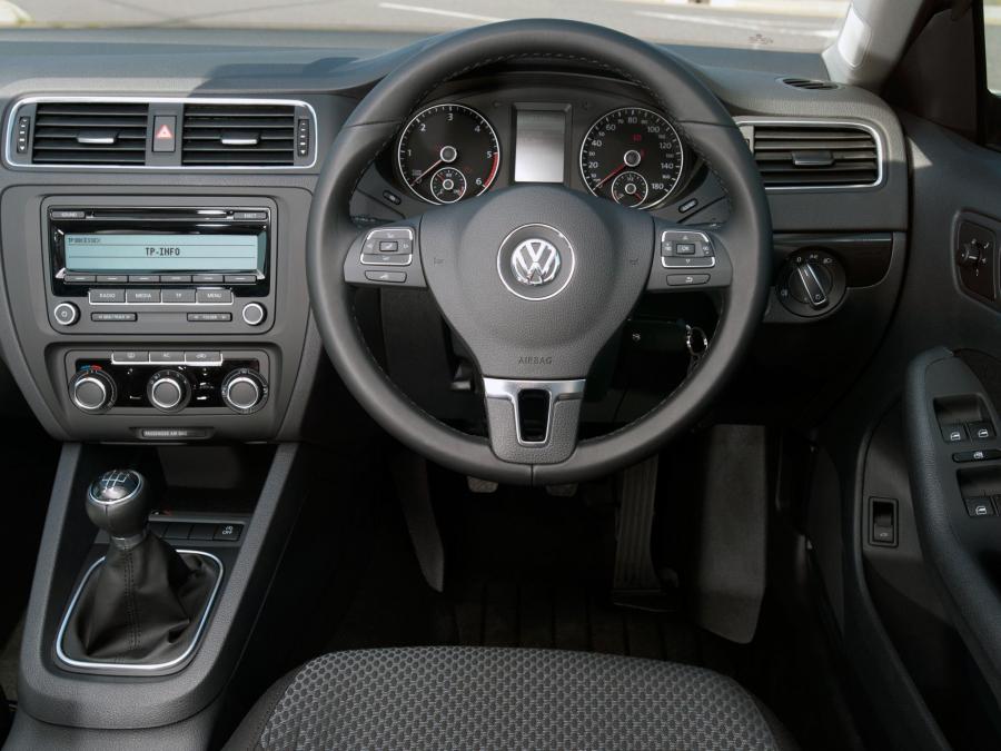  Volkswagen Jetta 2010 года  (UK) (фото 4 из 17)